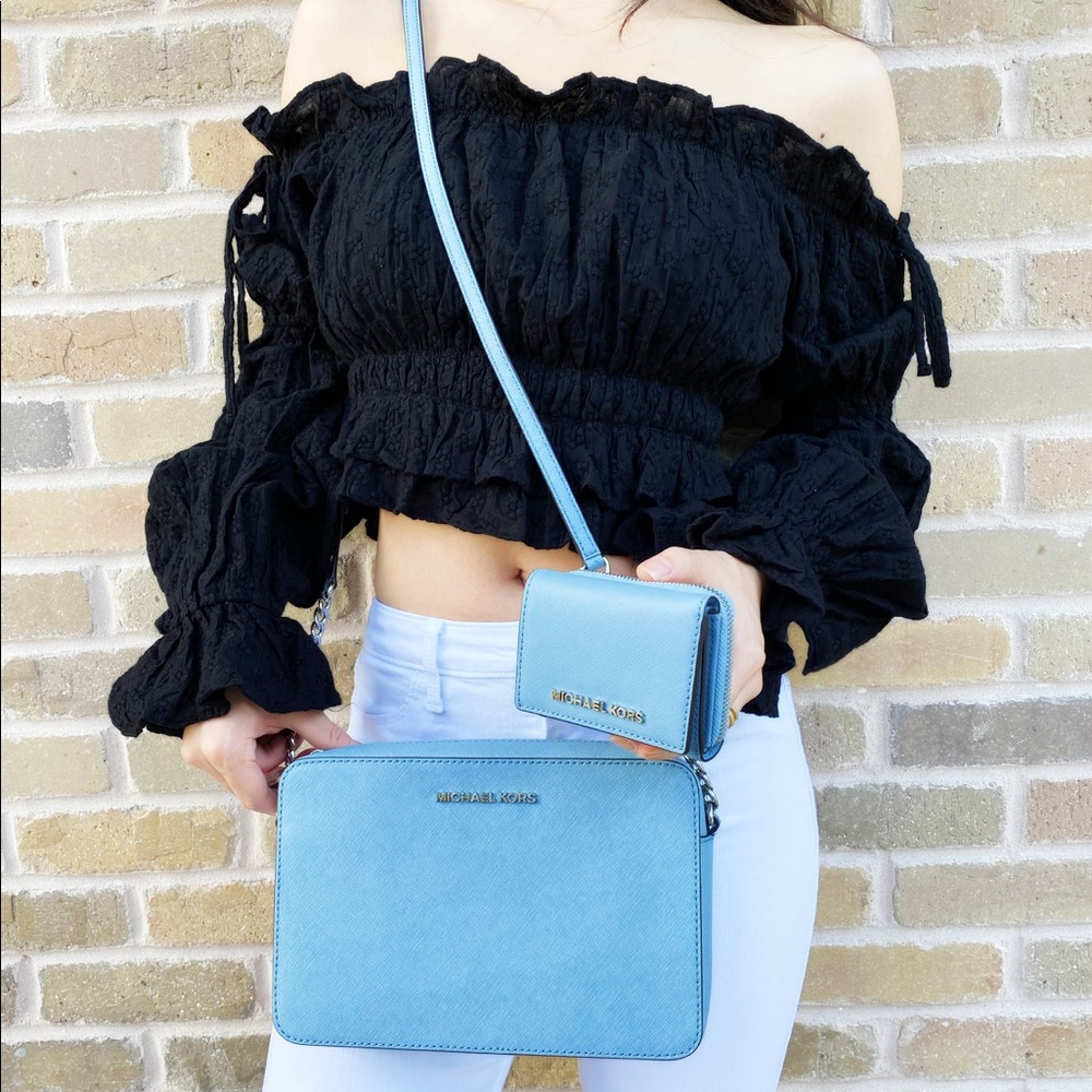 BUNDLE💕Michael Kors crossbody and wallet - Picture 2 of 4